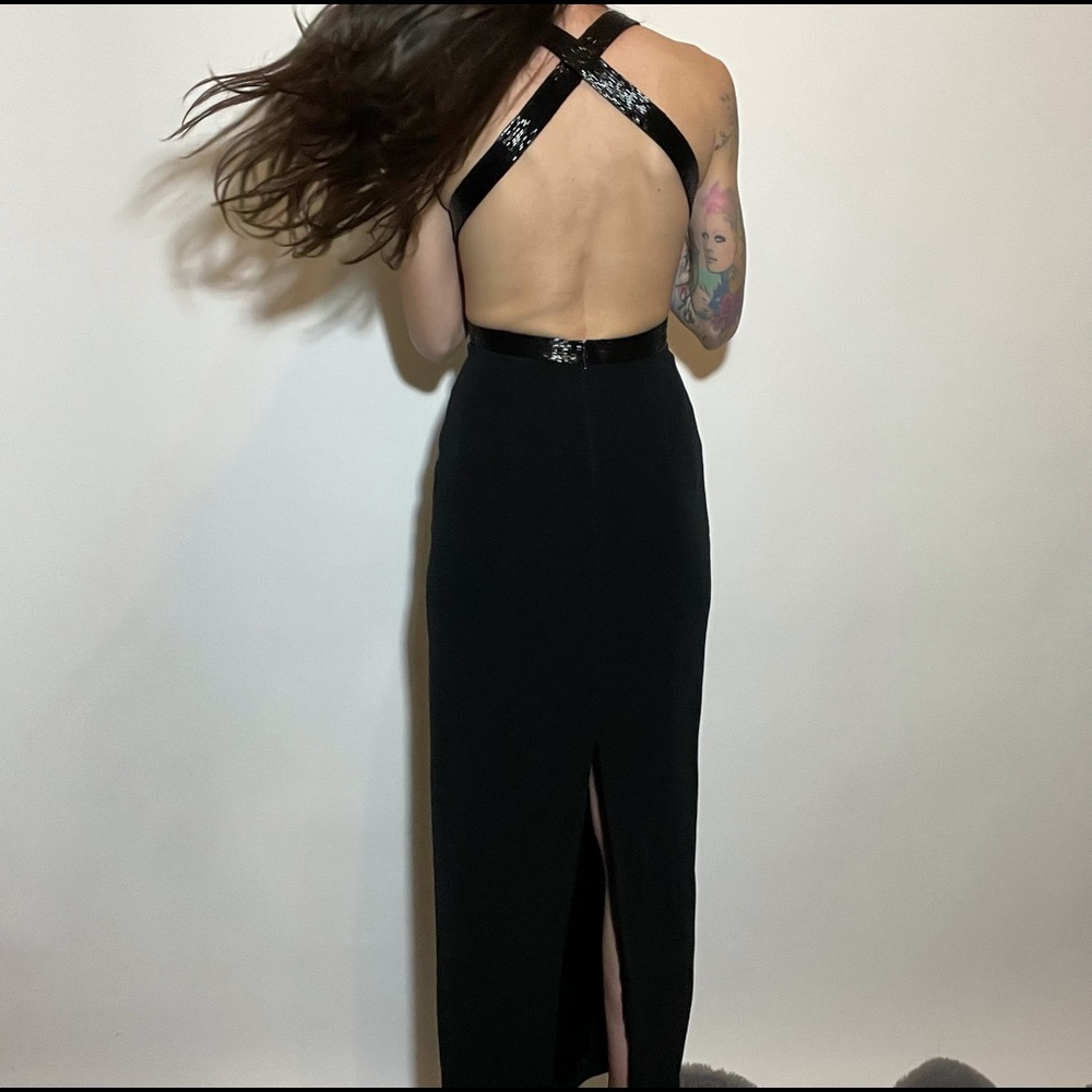 Look unique at your next event! Size 2 Cache Wet Look Beaded Dress🌟